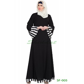 Simple bell sleeves black abaya 